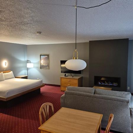 Hotel Baie Saint Paul ภายนอก รูปภาพ