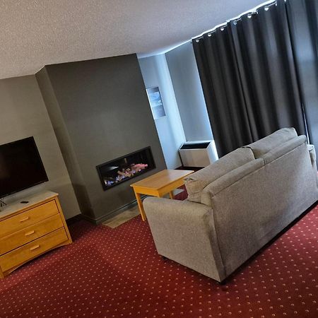 Hotel Baie Saint Paul ภายนอก รูปภาพ
