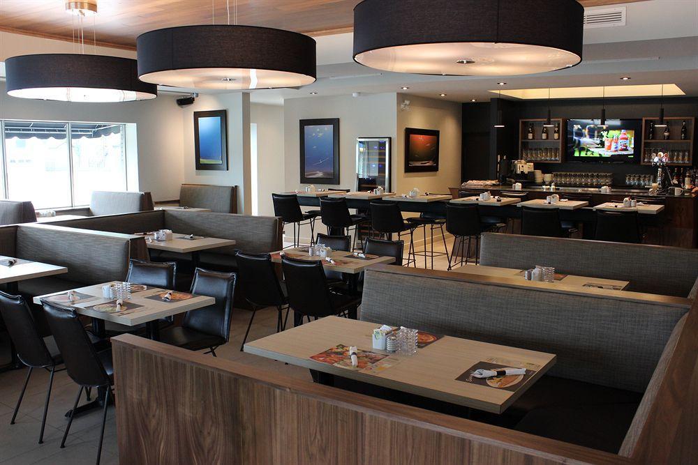 Hotel Baie Saint Paul ภายนอก รูปภาพ