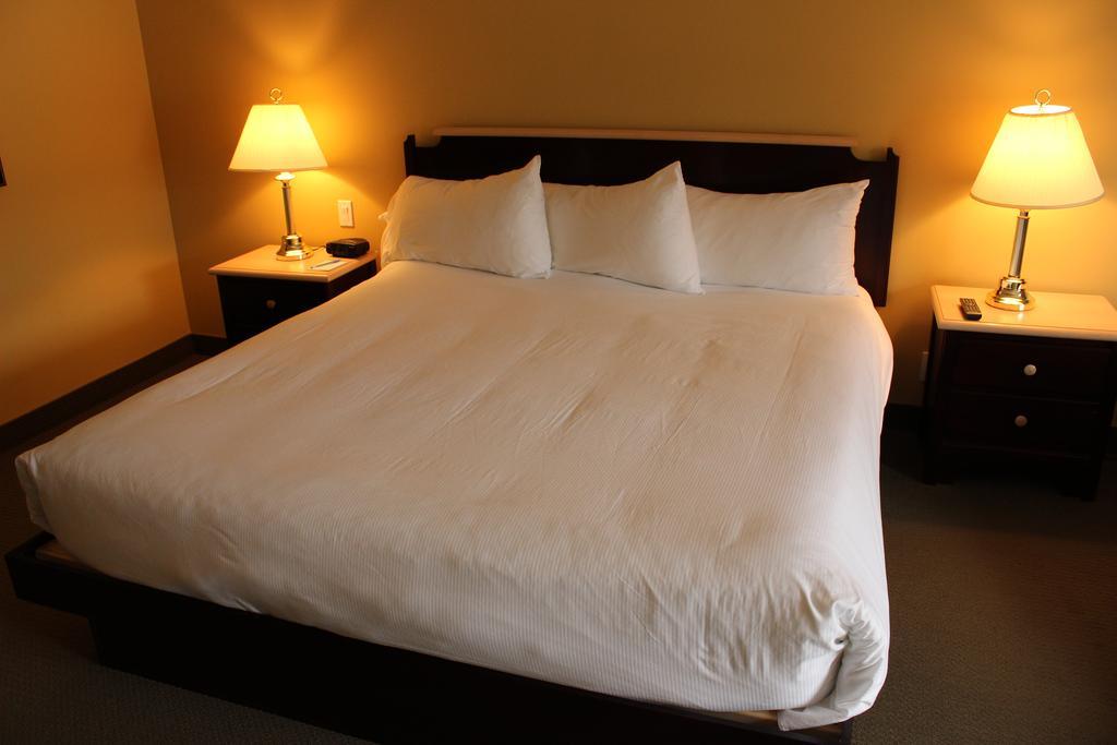 Hotel Baie Saint Paul ภายนอก รูปภาพ