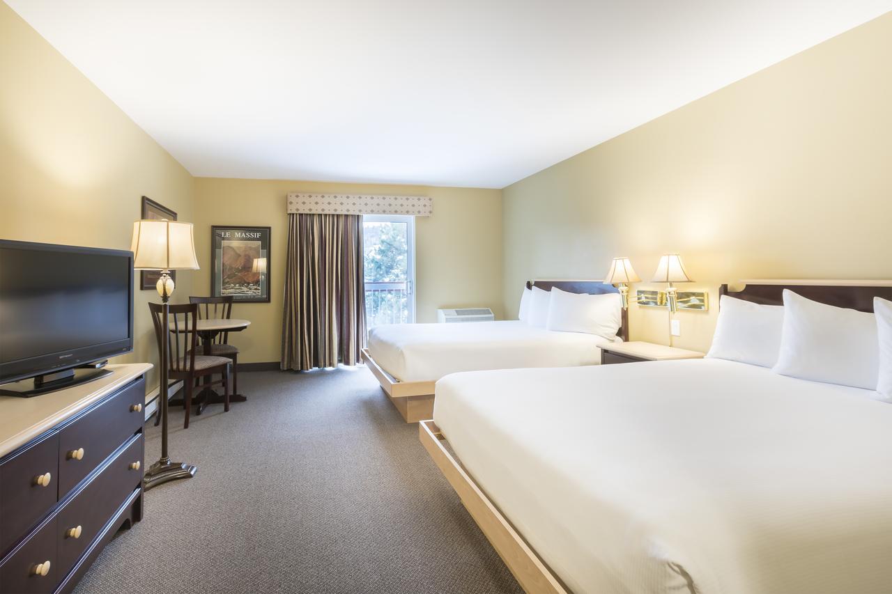 Hotel Baie Saint Paul ภายนอก รูปภาพ