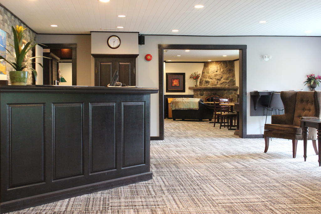 Hotel Baie Saint Paul ภายนอก รูปภาพ